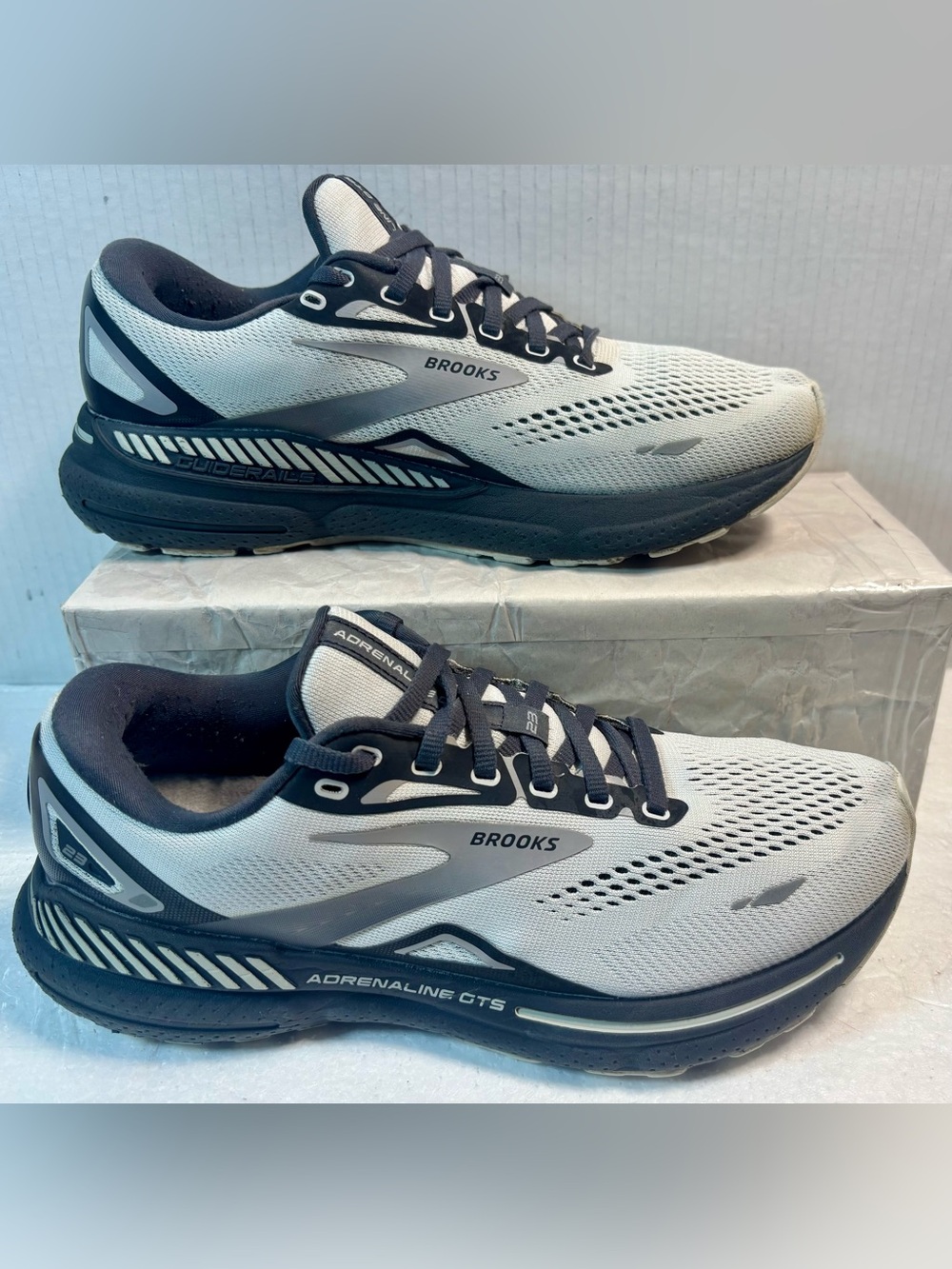 Brooks Adrenaline GTS 23 Running Shoes - Grey&Black Size 8.5